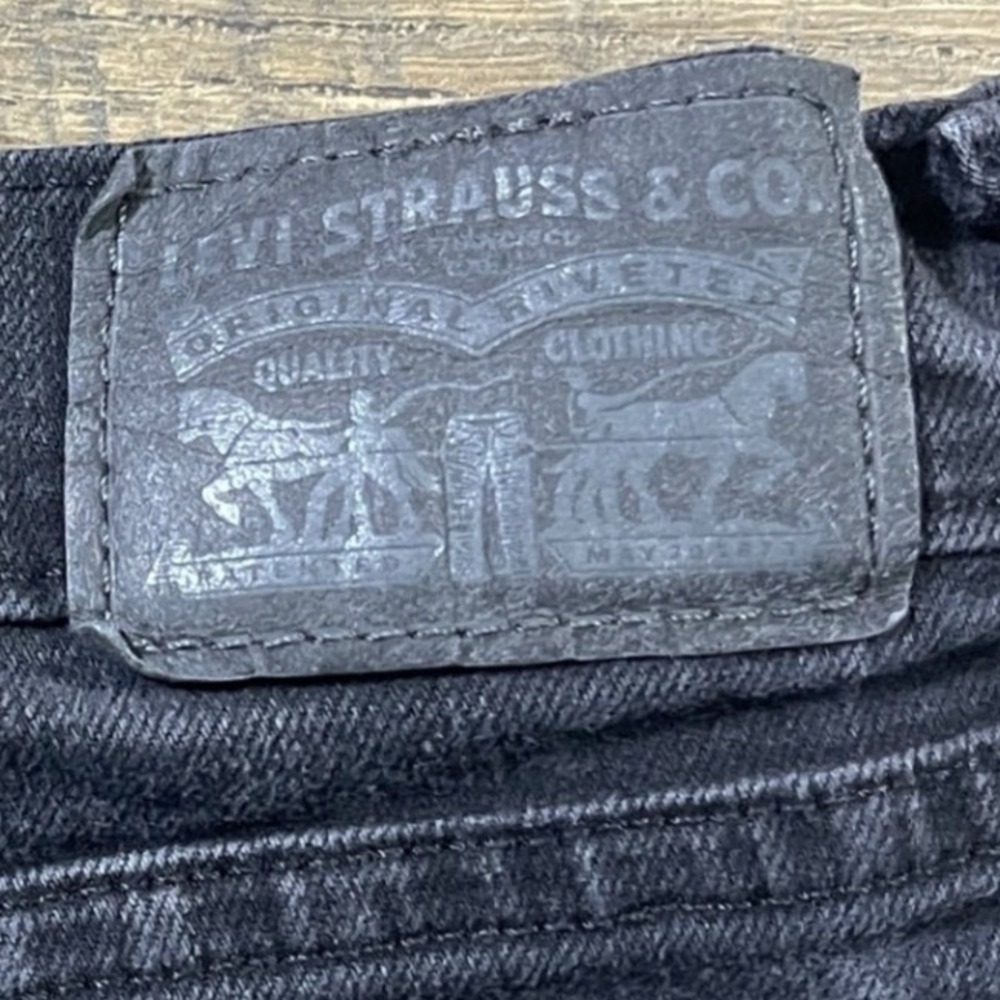 Levis 505 Straight Leg Jeans Womens 32 Black Faded WaterLess Denim Pants Grunge - Picture 5 of 7